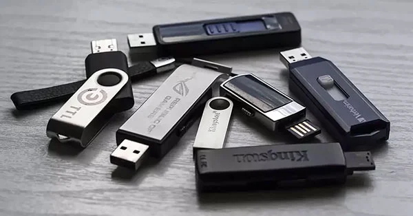 ¿Cómo reparar una memoria USB RAW?